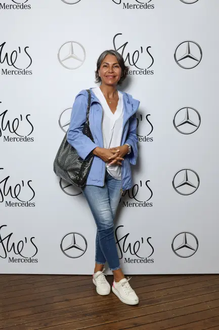 Deprem Bölgesi Destekçileri, She's Mercedes