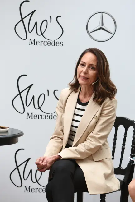 Deprem Bölgesi Destekçileri, She's Mercedes