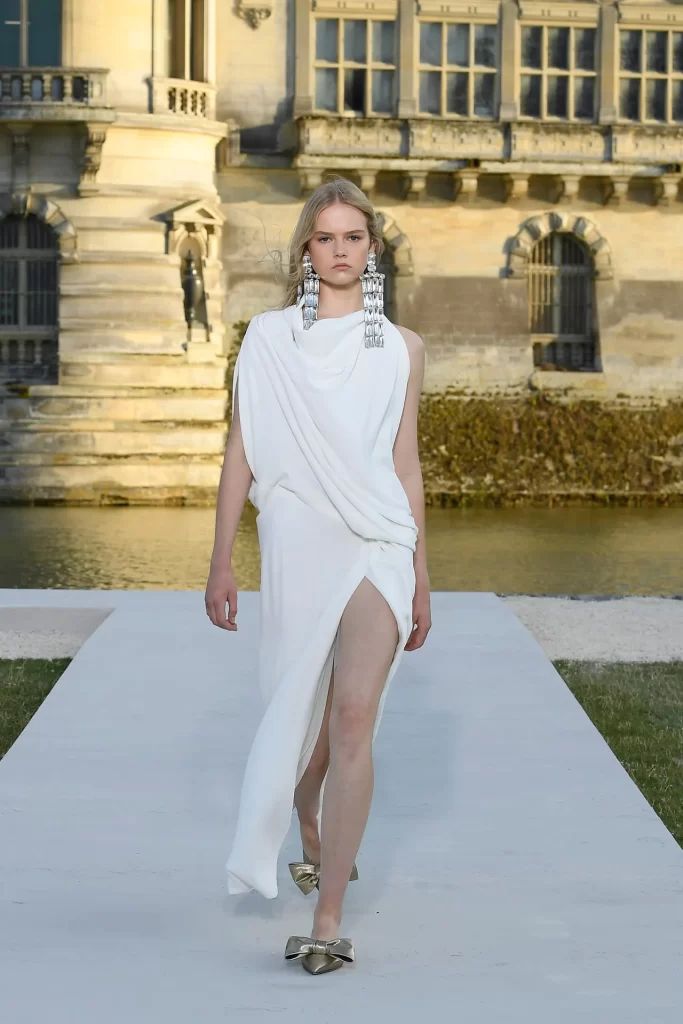 Valentino'dan Bir Metafor: “Un Château”