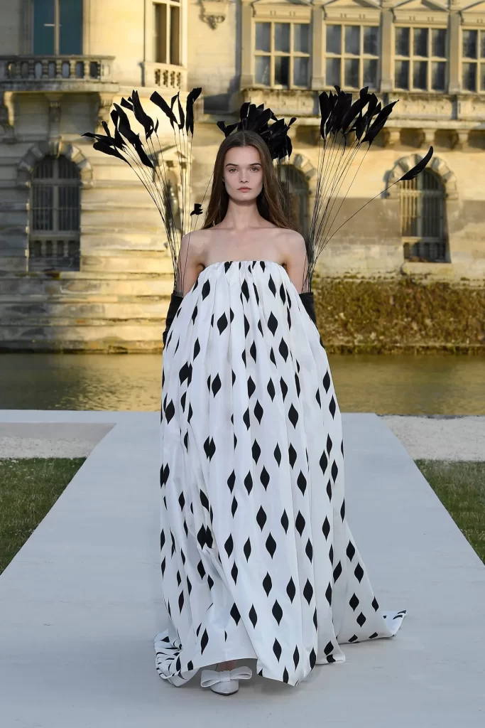 Valentino'dan Bir Metafor: “Un Château”