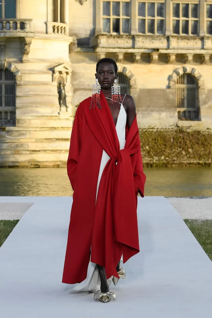 Valentino'dan Bir Metafor: “Un Château”