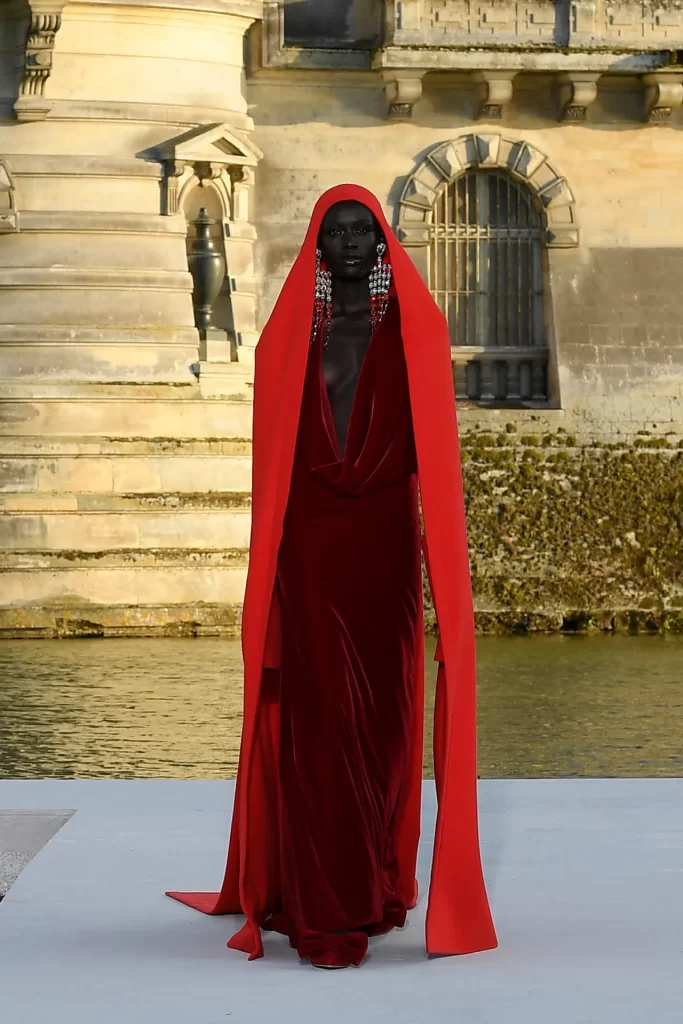 Valentino'dan Bir Metafor: “Un Château”
