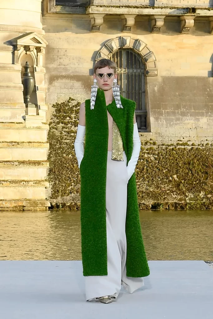 Valentino'dan Bir Metafor: “Un Château”