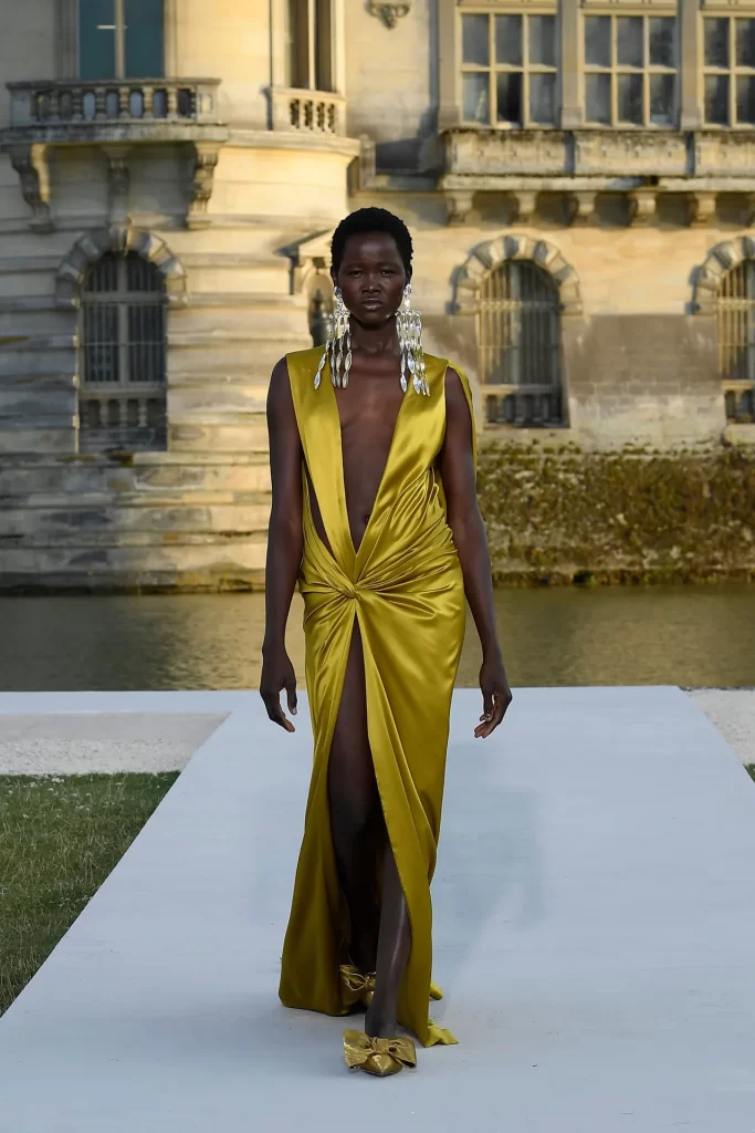 Valentino'dan Bir Metafor: “Un Château”