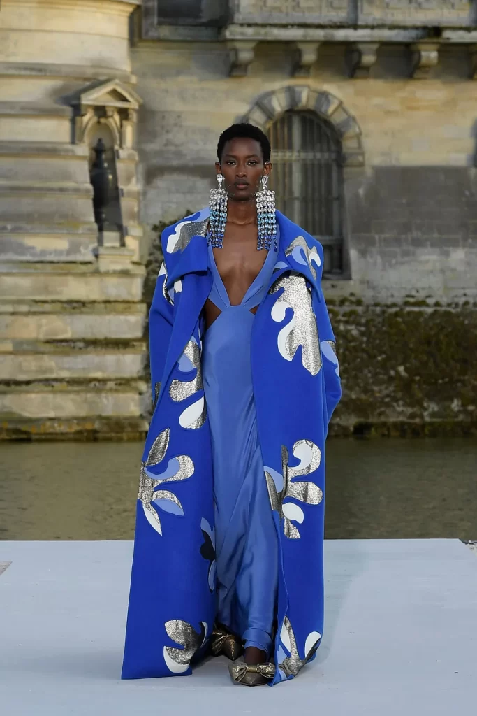 Valentino'dan Bir Metafor: “Un Château”
