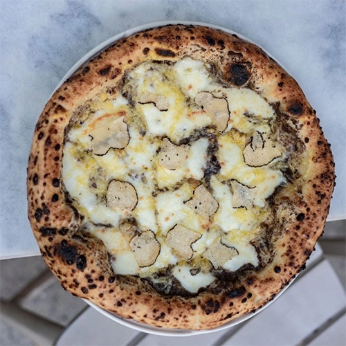 Odun Fırınından Sofraya: İstanbul'un En İyi Pizzacıları ve İmza Lezzetleri
