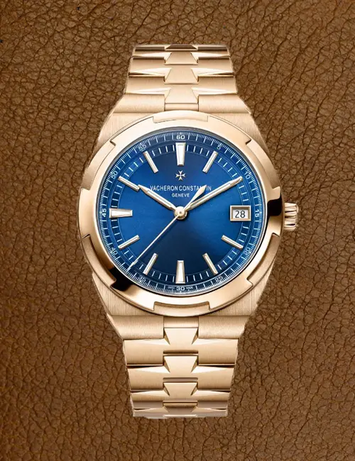 Vacheron Constantin Overseas modeli, mavi kadranlı ve altın bilezikli lüks mekanik saat
