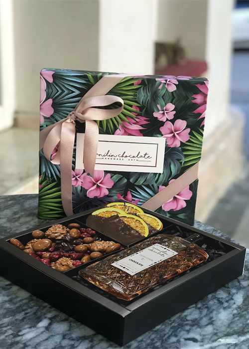Vanilin Chocolate, Tahinli, frambuazlı, çilekli, İtalyan karamelli, hindistan cevizli, damla sakızlı, oreolu gibi akıl alan rengarenk truffle