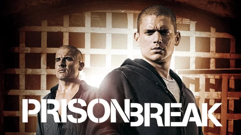 Disney+’ta kaçırmamanız gereken dikkat çeken diziler arasında yer alan Prison Break’in tanıtım görselinde, gri kapüşonlu bir tişört giyen ve kararlı bir ifadeyle ileri bakan Michael Scofield ile arkasında aynı sert bakışa sahip Lincoln Burrows, parmaklıklı bir hapishane hücresi fonunda aksiyon ve gerilim dolu kaçış hikayelerini yansıtıyor.