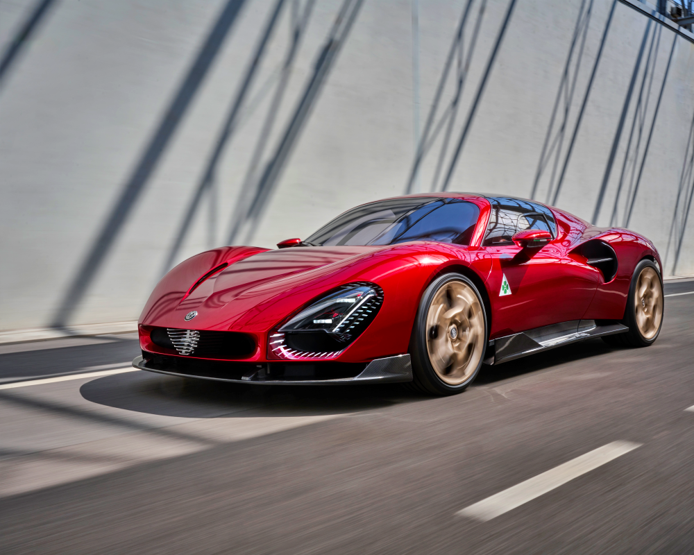 Alfa Romeo 33 Stradale: Efsanenin Yeniden Doğuşu
