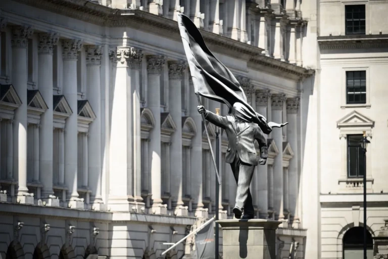 Duvarlara Yazılan Bir İtiraz: Banksy ve Sokak Sanatı