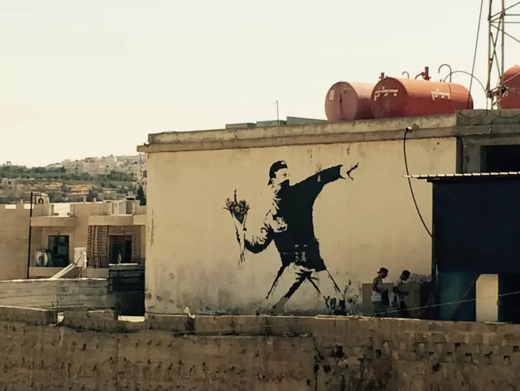 Duvarlara Yazılan Bir İtiraz: Banksy ve Sokak Sanatı