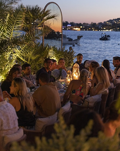 Azur'da Harika Bir Yaz Akşamında Misafirlerimizle Bir Arada