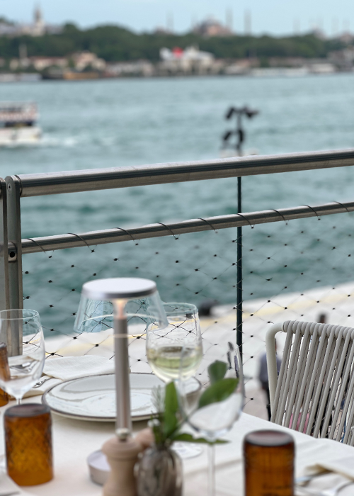 Sanat Noktasında Lezzet Vahası: Restoran Modern