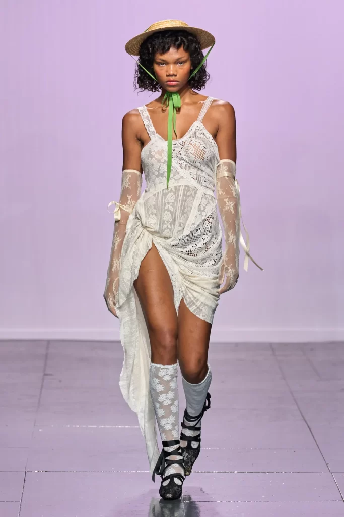 2024 İlkbahar Yaz Londra Moda Haftası Koleksiyonları