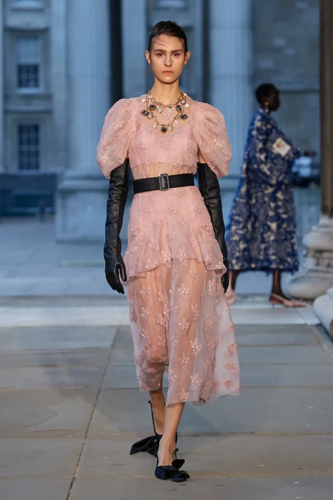 2024 İlkbahar Yaz Londra Moda Haftası Koleksiyonları