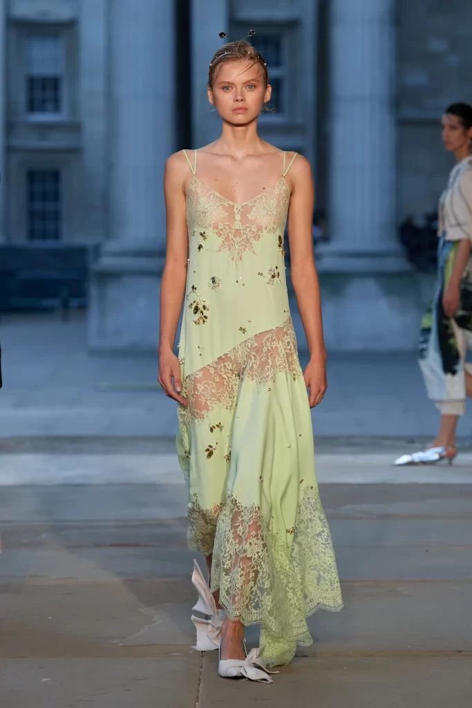 2024 İlkbahar Yaz Londra Moda Haftası Koleksiyonları
