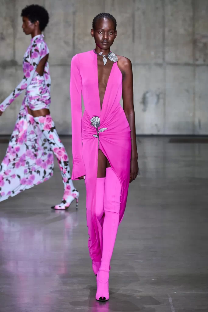 2024 İlkbahar Yaz Londra Moda Haftası Koleksiyonları