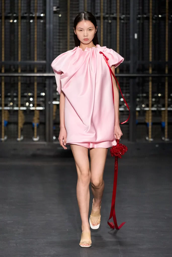 2024 İlkbahar Yaz Londra Moda Haftası Koleksiyonları