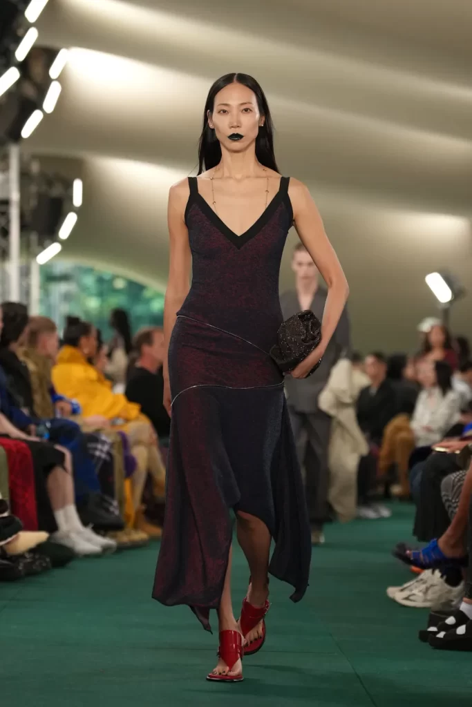 2024 İlkbahar Yaz Londra Moda Haftası Koleksiyonları