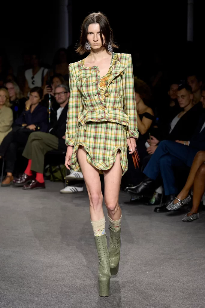 2024 İlkbahar Yaz Paris Moda Haftası Koleksiyonları