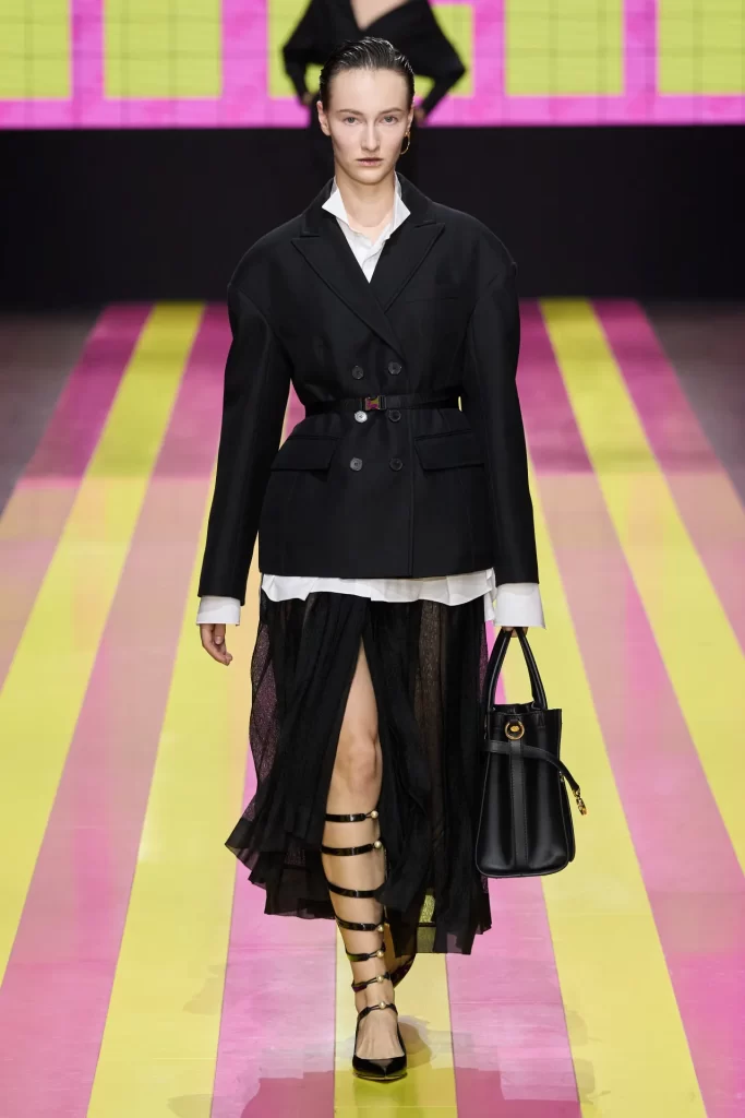 2024 İlkbahar Yaz Paris Moda Haftası Koleksiyonları