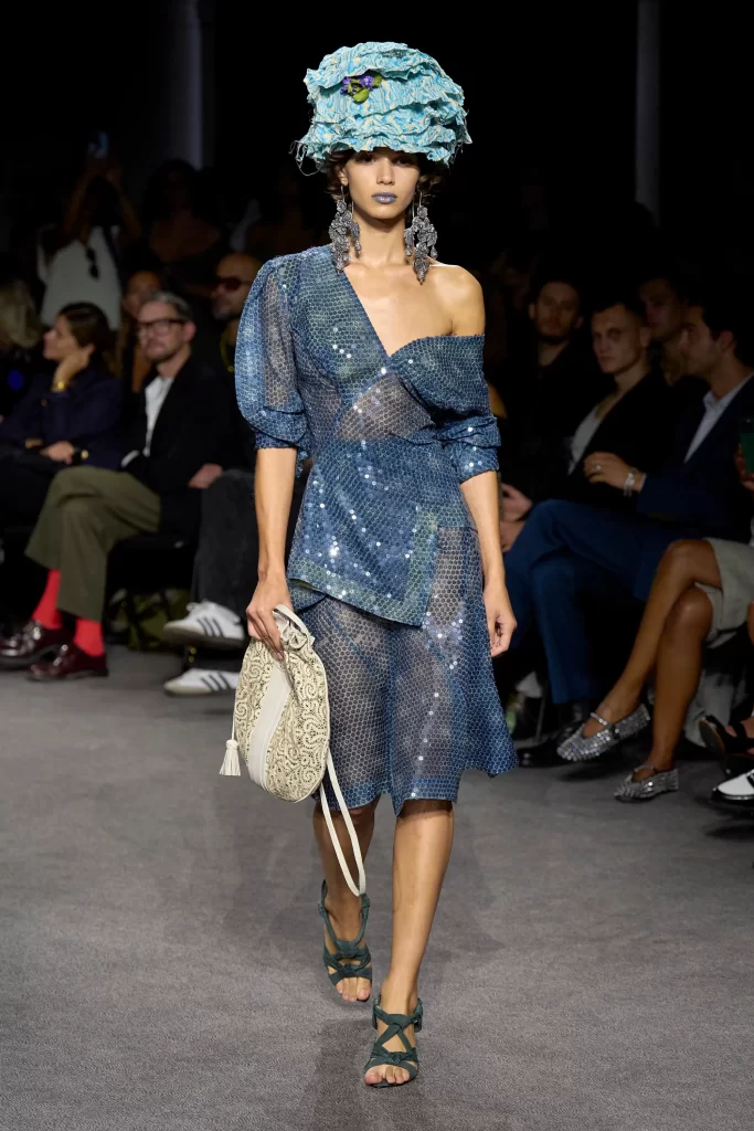 2024 İlkbahar Yaz Paris Moda Haftası Koleksiyonları