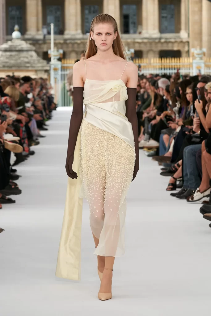 2024 İlkbahar Yaz Paris Moda Haftası Koleksiyonları
