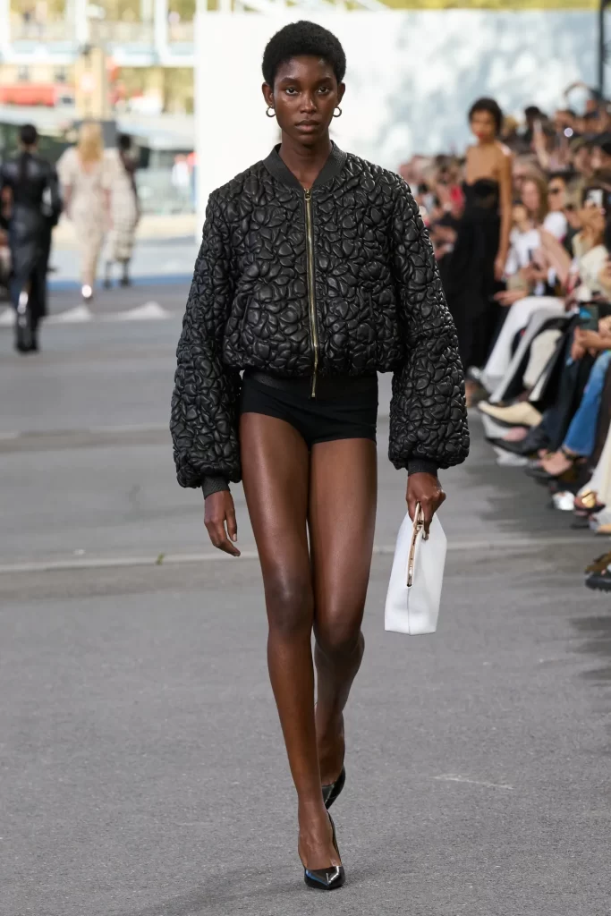 2024 İlkbahar Yaz Paris Moda Haftası Koleksiyonları