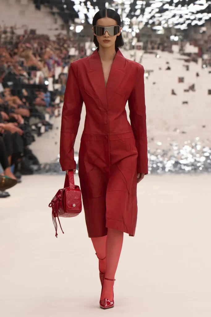 2024 İlkbahar Yaz Paris Moda Haftası Koleksiyonları
