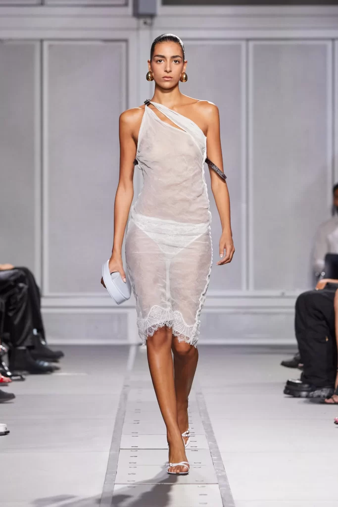 2024 İlkbahar Yaz Paris Moda Haftası Koleksiyonları