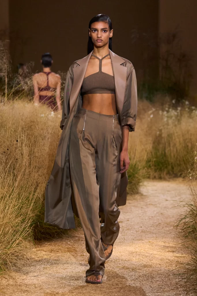 2024 İlkbahar Yaz Paris Moda Haftası Koleksiyonları