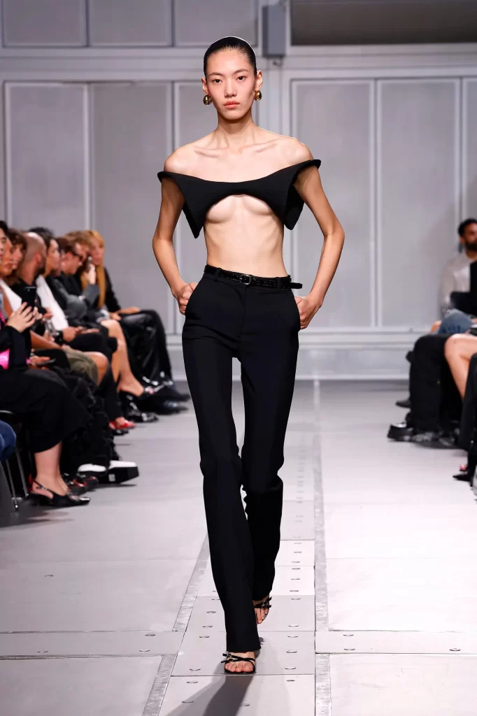 2024 İlkbahar Yaz Paris Moda Haftası Koleksiyonları