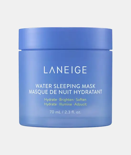 Ürün Cinsiyeti
Unisex
Ürün Tipi
Yüz Maskesi
Ürün Sezonsallığı
Dört Mevsim
Ürün Çeşidi
Gece Nemlendirici Jel Maske
Ürün Özellikleri
Gece boyunca çalışan bu jel formüllü maske, cildin uyku sürecinde yoğun şekilde nemlenmesini destekler. Hidro iyonize maden suyu içeriğiyle cildin nem rezervlerini güçlendirmeye yardımcı olurken, hafif ve ferah dokusu ciltte ağırlık hissi yaratmadan emilir. Sakinleştirici aroması sayesinde gece bakım rutinine rahatlatıcı bir deneyim ekler. Sabah uyandığınızda cildin daha dolgun, canlı ve taze görünmesine katkı sağlar. Haftada birkaç kez kullanılan bu maske, günlük nemlendirici adımının ardından uygulanarak gece boyunca etkisini sürdürür.
Öne Çıkan Detaylar
• Gece boyunca etkili yoğun nem desteği
• Hafif, ferah ve hızlı emilen jel doku
• Cildi daha dolgun ve canlı göstermeye yardımcı
• Rahatlatıcı bakım hissi sunan gece kullanımı
• Haftada 1–3 kullanıma uygun
Kimler Kullanıyor?
Nem kaybı yaşayan, gece bakımını pratik ama etkili bir adımla tamamlamak isteyenler için ideal bir maske. Yoğun yaşam temposunda cildinin sabaha daha taze ve nemli uyanmasını isteyen herkesin bakım rutinine kolayca uyum sağlar.
Gece boyunca cildi yoğun şekilde nemlendiren jel maske, sabaha daha dolgun, canlı ve aydınlık bir cilt görünümü elde etmeye yardımcı olur.