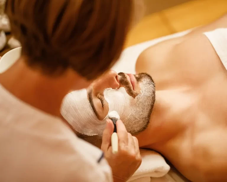 Erkekler İçin En İyi Yüz Maskeleri