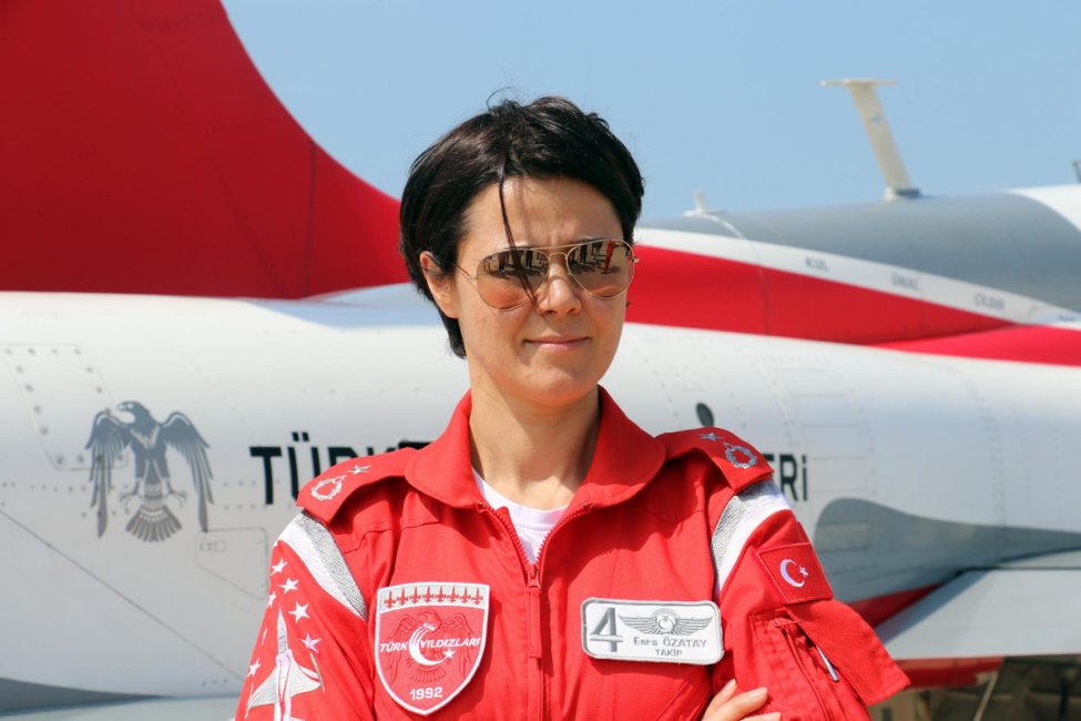 Esra Özatay, 8 Ağustos 1976 doğumlu bir Türk askeri