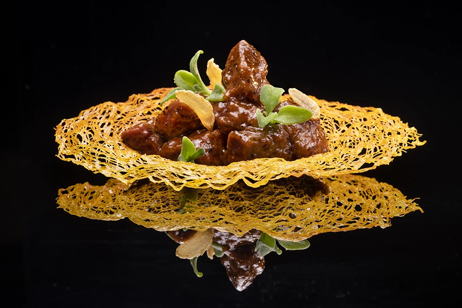 Boğaz'ın Eşsiz Manzarasında Bir Lezzet Durağı: Hakkasan İstanbul