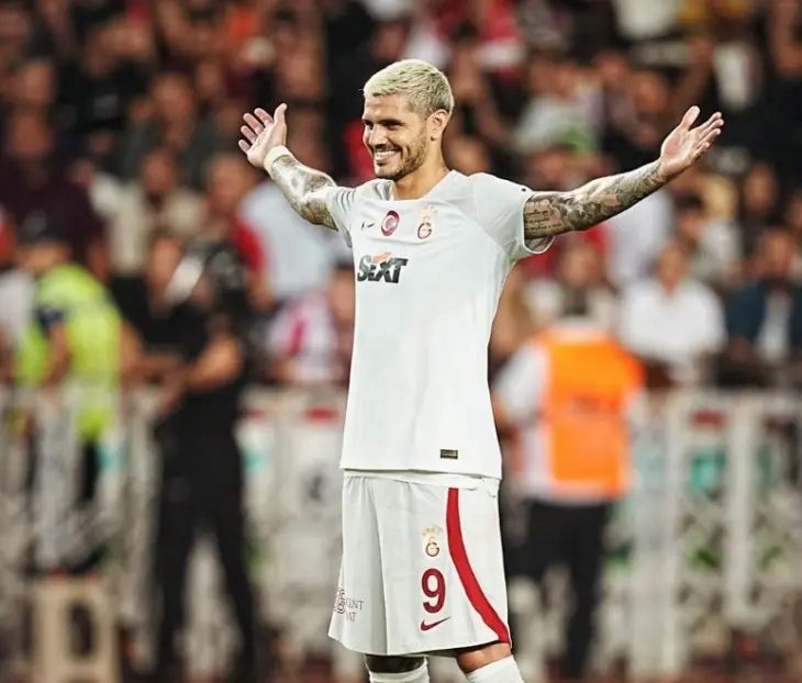 Mauro Icardi, Galatasaray formasıyla derbide gol sevinci yaşıyor