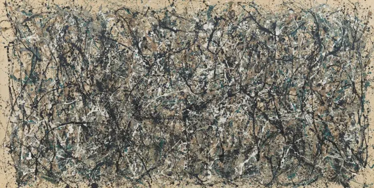 Jackson Pollock’un MoMA’daki ikonik eserlerinden Bir: Numara 31 tablosu, açık bej bir tuval üzerine siyah, beyaz, kahverengi ve yer yer yeşil-mavi tonlarında ustaca damlatılmış, katmanlı boyalarla dolu, soyut dışavurumcu bir enerji yansıtıyor.