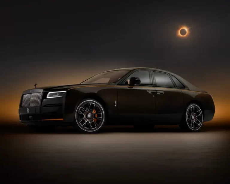 Güneş Tutulmasından İlham Alan Tasarım: Rolls-Royce Black Badge Ghost Ekleipsis