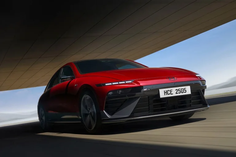 Yeni Hyundai IONIQ 6: 680 Km Menzili ve Yenilenen Tasarımıyla Dikkat Çekiyor