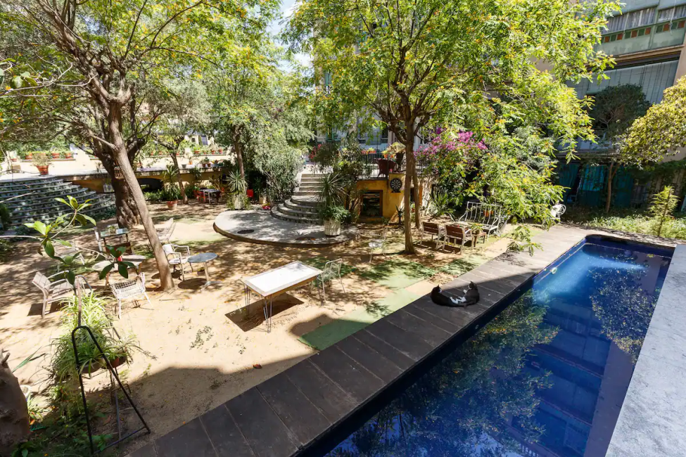 Ekranların En Ünlü Airbnb Evleri