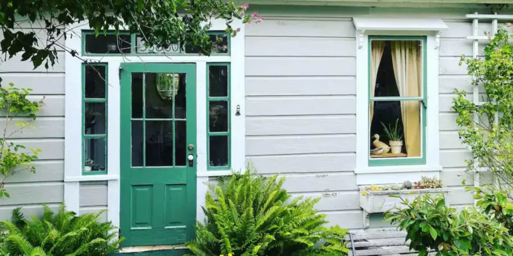 Ekranların En Ünlü Airbnb Evleri