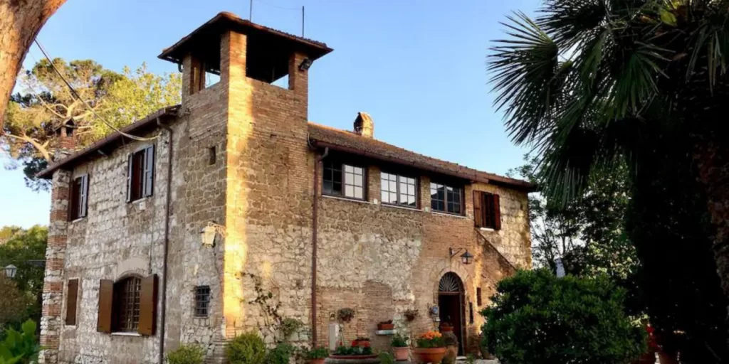 Ekranların En Ünlü Airbnb Evleri
