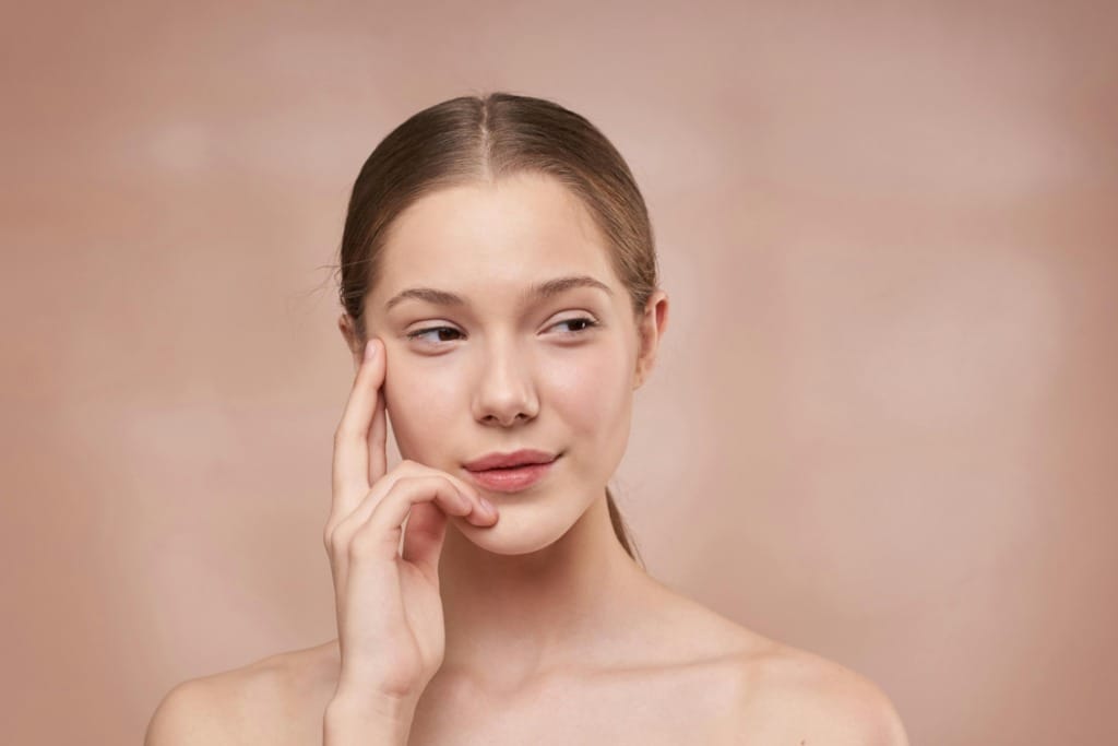 Avrupa Birliği, yüzde 0,3'ten fazla retinol içeren tüm cilt bakım ürünleri ve yüzde 0,05 retinol içeren vücut bakım ürünlerine genel bir kısıtlama getirdi
