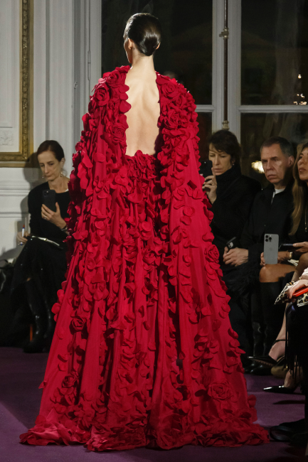 Valentino 2024 İlkbahar Haute Couture Koleksiyonu