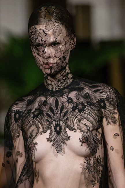 Valentino 2024 İlkbahar Haute Couture Koleksiyonu