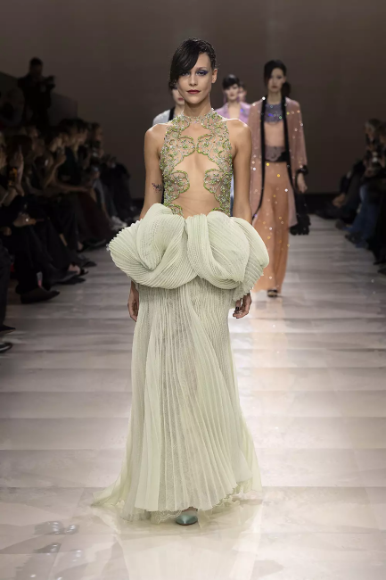 Paris Haute Couture İlkbahar 2024 Koleksiyonları