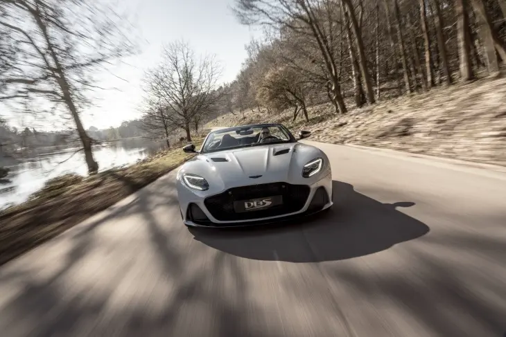 Aston Martin DBS Superleggera Volante Hakkında Bilmeniz Gerekenler