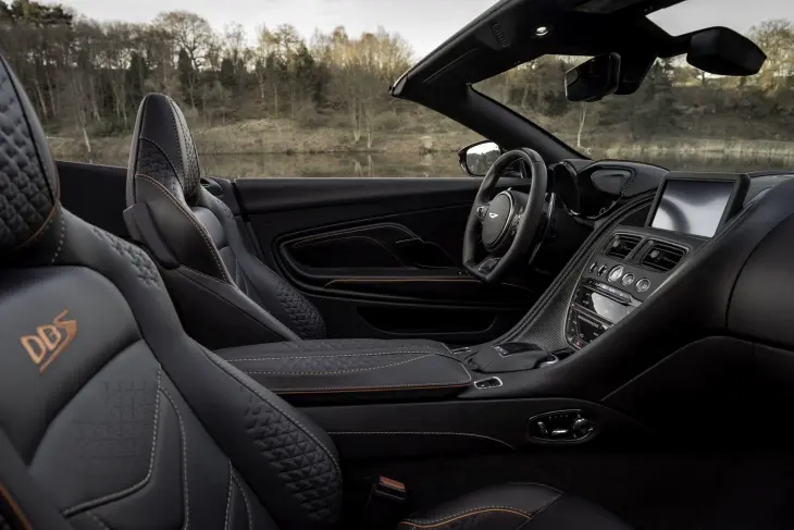Aston Martin DBS Superleggera Volante Hakkında Bilmeniz Gerekenler